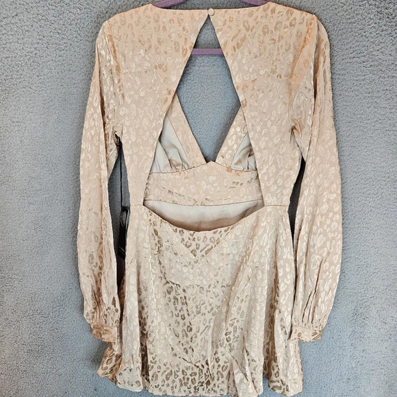 Privacy Please Womens Mini Dress Sz M Ella Beige Subtle Leopard Print - Picture 5 of 13